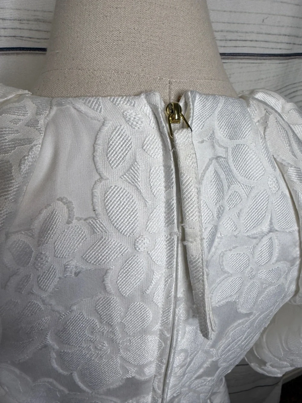 Lilly Pulitzer White floral textured dress with puff sleeves - Picture 5 of 6